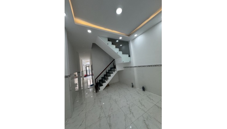 NGAY CƯ XÁ DA SÀ, KỀ BÊN TÊN LỬA AEON MALL BÌNH TÂN, 73M2, 2 TẦNG 4PN, NHÀ TỈNH LỘ 10 GIÁ HƠN 4 TỶ